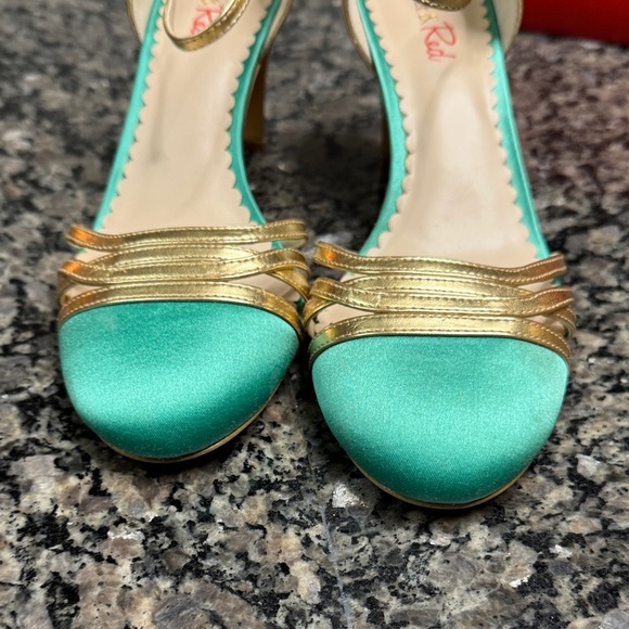 Violet & Red women’s Gold and Green Heels NWT 8 - Picture 5 of 15